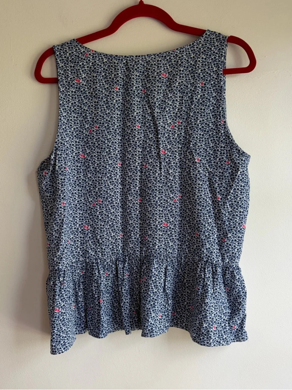 J. Crew V Neck Blue Floral Ruffle Bottom Peplum Sleeveless Shirt Size M